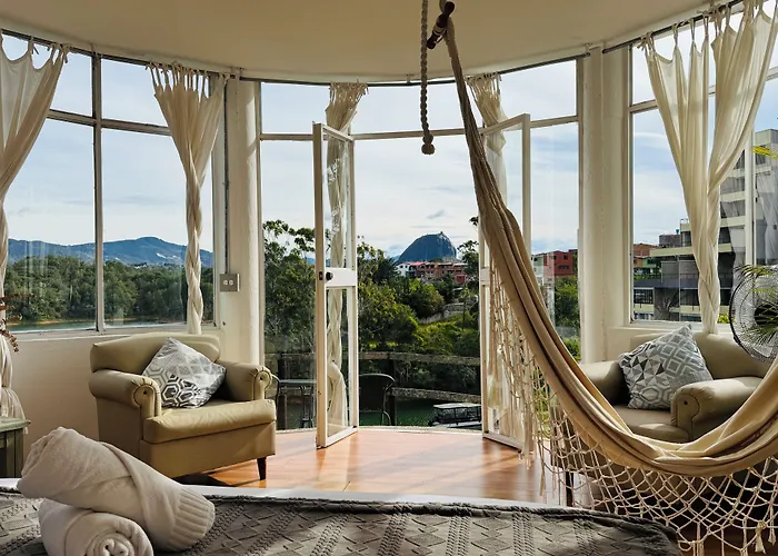 La Madriguera Hotel Guatape Con Embalse