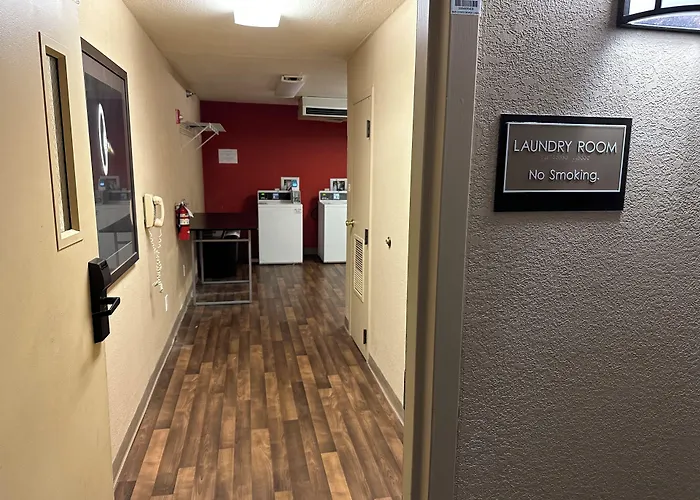 Hometowne Studios By Red Roof Southfield
