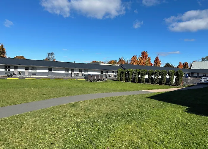 Glengarry Extended Stays