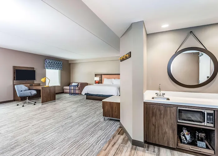 Hampton Inn & Suites Kittery-Portsmouth