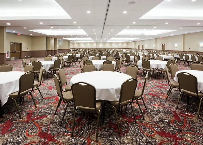 Holiday Inn Express & Suites Willmar By Ihg
