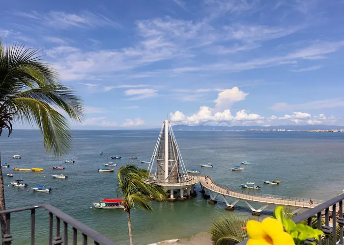 Emperador Vallarta Beachfront Hotel&Suites