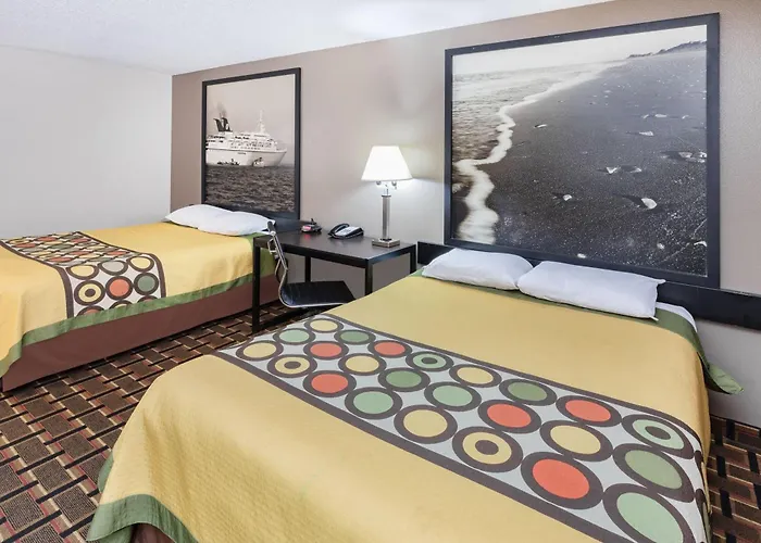 Super 8 By Wyndham League City Kemah Area