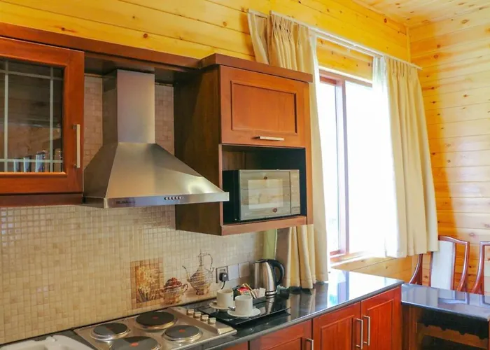 The Golden Ridge Hotel