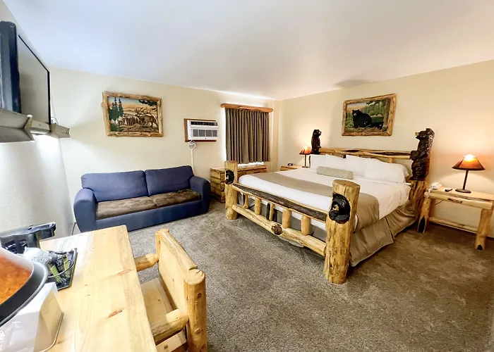Beartooth Hideaway Inn & Cabins