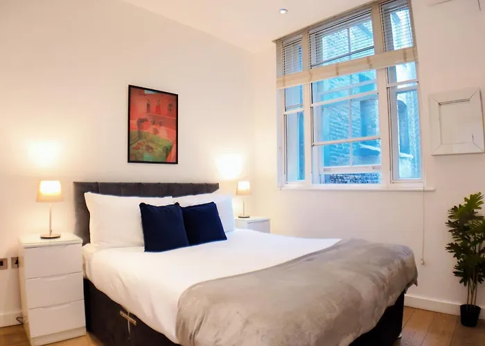 Trafalgar Square By Excel Apartments