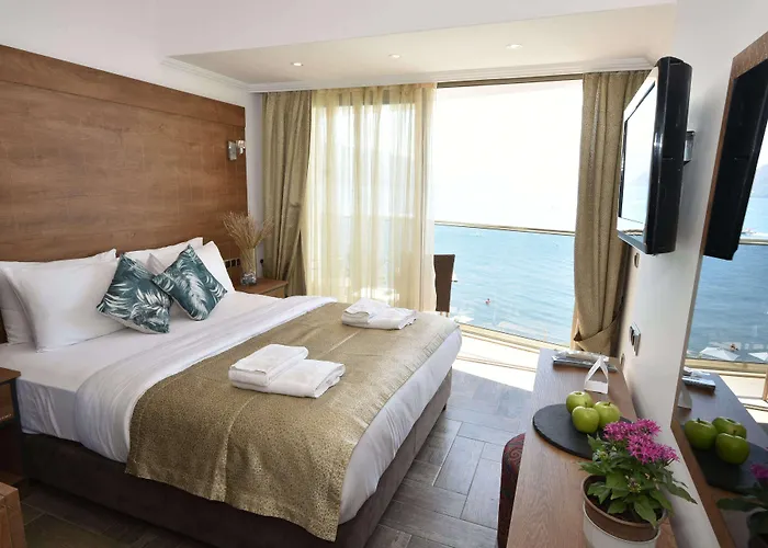 Aurasia Beach Hotel