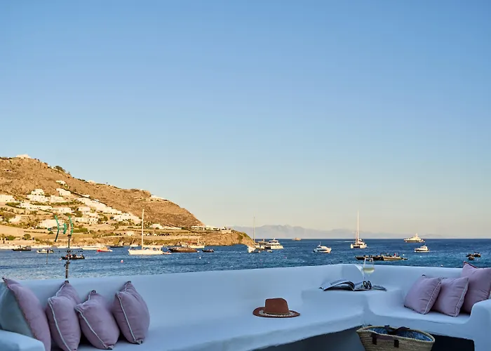 Adorno Beach Hotel&Suites