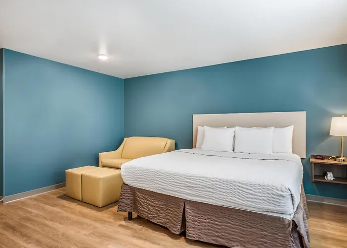 Woodspring Suites Libertyville - Chicago