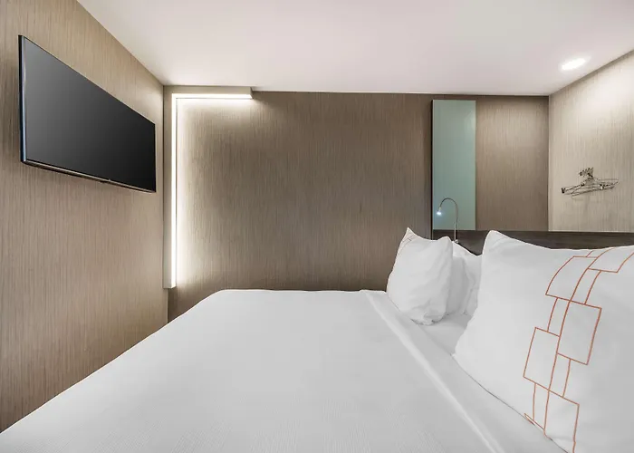 Best Western Premier Springfield Plaza District Hotel