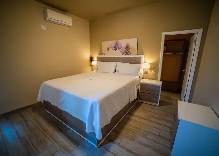 California Comfort & Suites