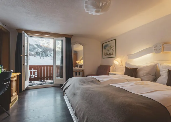 Hotel The Larix Ski-In Ski-Out
