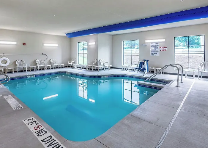 Cobblestone Hotel & Suites Hartford