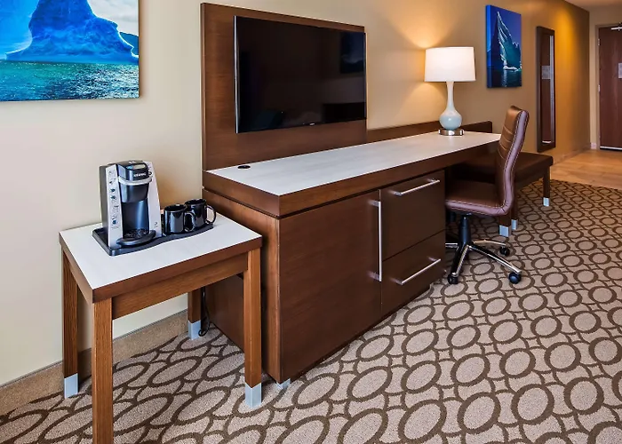 Best Western Plus St. John'S Airport Hotel And Suites