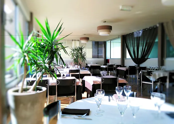 Logis Hotel & Restaurant Le Pardaillan