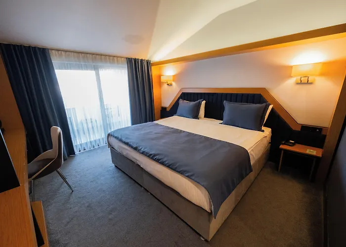 Roof 264 Hotel & Suites