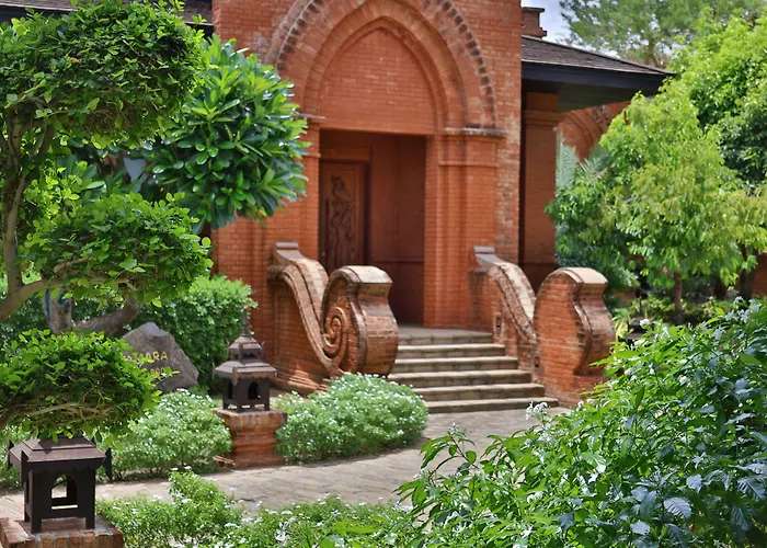 Heritage Bagan Hotel