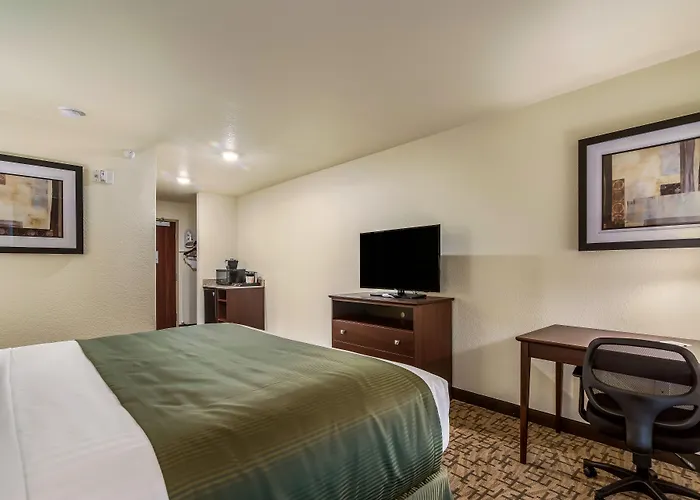 Cobblestone Inn & Suites - Soda Springs