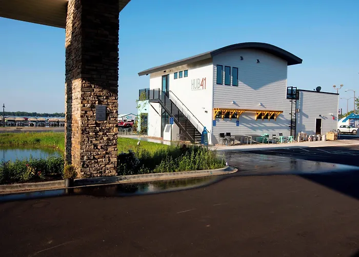 Fairfield Inn & Suites By Marriott Detroit Lakes