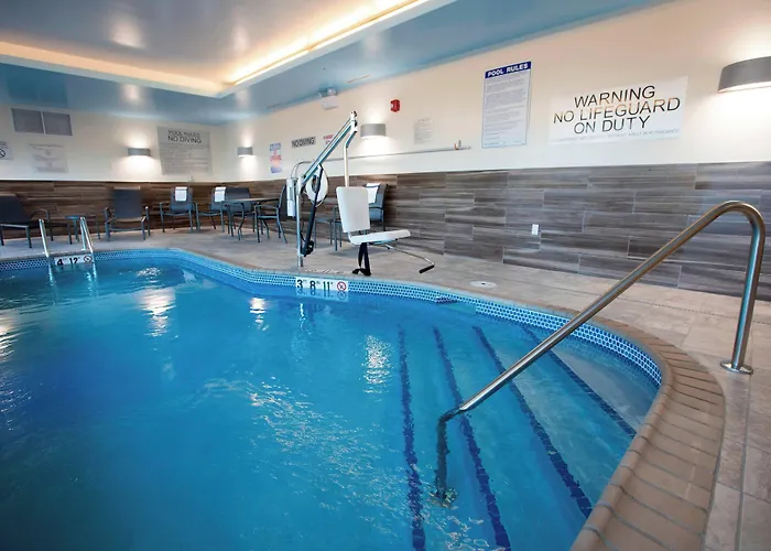 Fairfield Inn & Suites By Marriott Detroit Lakes