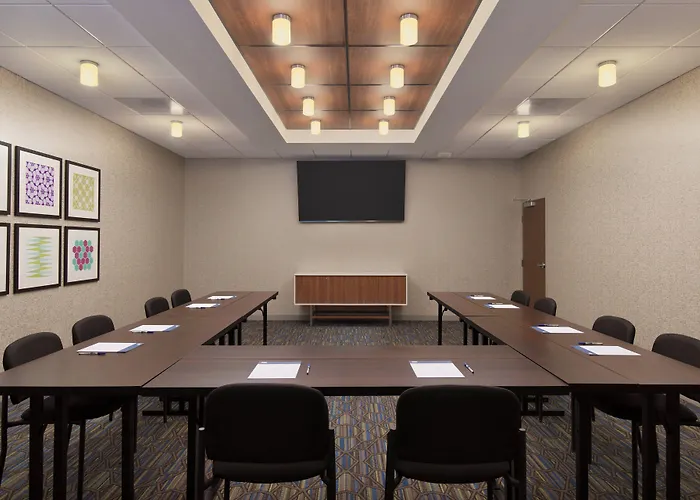 Holiday Inn Express & Suites - Portland Airport - Cascade Stn By Ihg