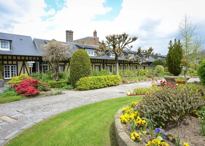 Logis Hotel Restaurant De La Croix D'Or-Avranches