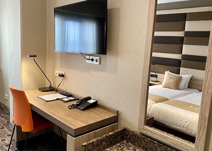 Xo Hotels Blue Tower