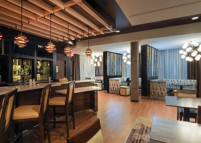 Courtyard By Marriott Lenox Berkshires