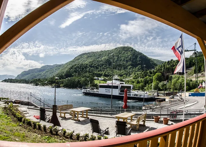 Lavik Fjord Hotel & Apartments