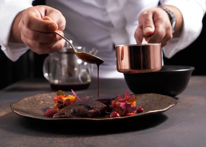 Logis Hotel - Restaurant Maison Claude Darroze