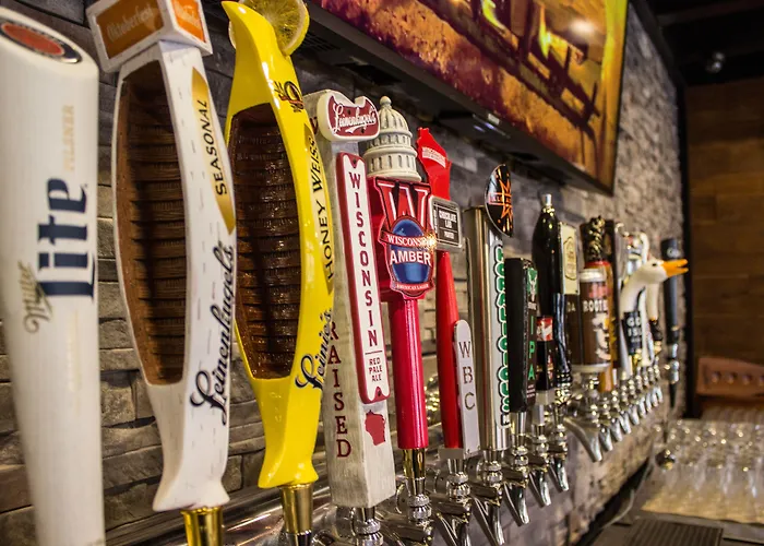 Cobblestone Hotel & Suites - Chippewa Falls