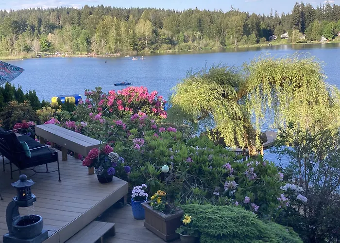Cottage Lake Bed And Breakfast