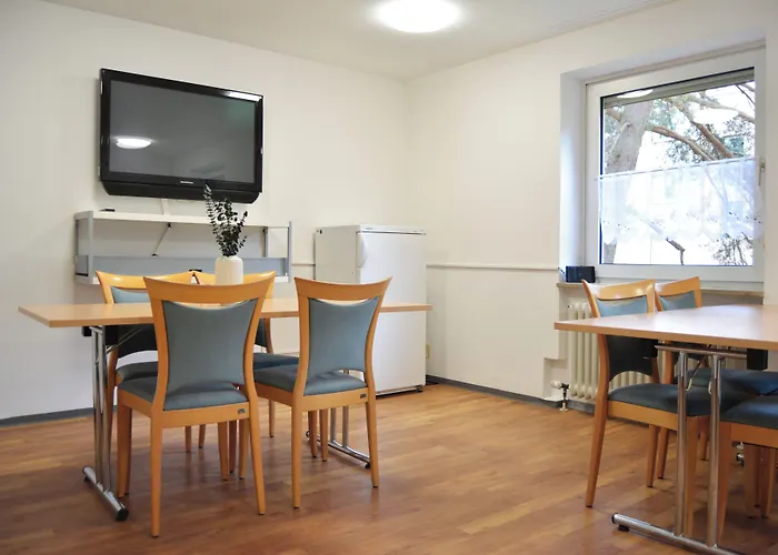 1, 2, Sleep Hostel Nuernberg Messe