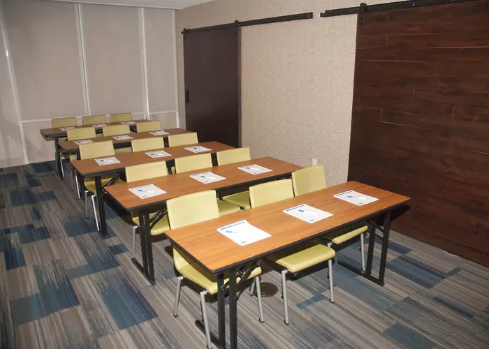 Holiday Inn Express Hotel & Suites Decatur