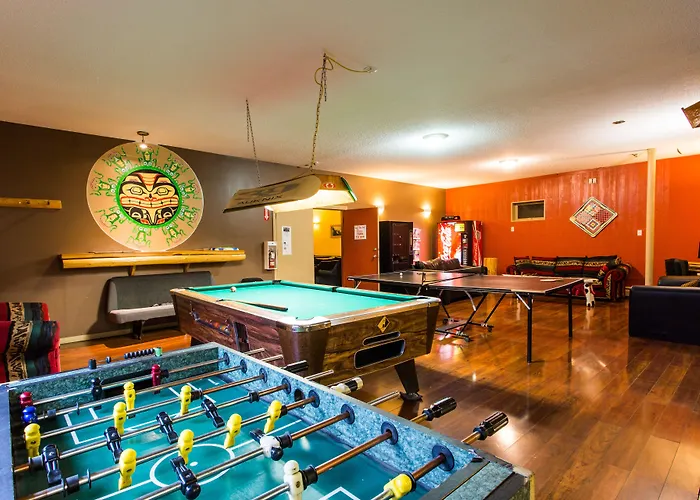 The Raging Elk Adventure Lodging