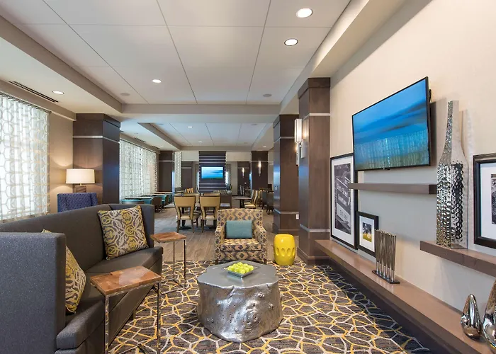 Hampton Inn & Suites Grand Rapids Downtown