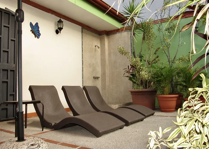 Hotel La Guaria Inn&Suites
