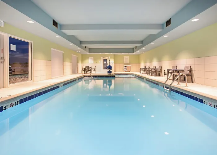 Holiday Inn Express & Suites Great Bend By Ihg