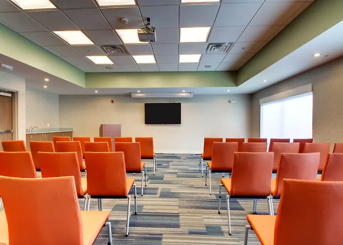 Holiday Inn Express & Suites Galesburg By Ihg
