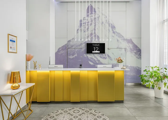 12 Revay Hotel