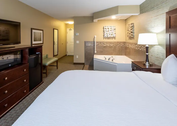 Grandstay Hotel & Suites - Morris