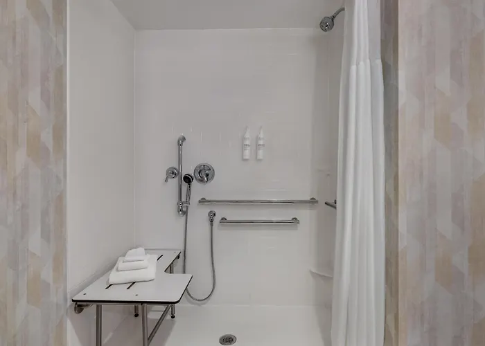 Hampton Inn & Suites West Des Moines Mill Civic