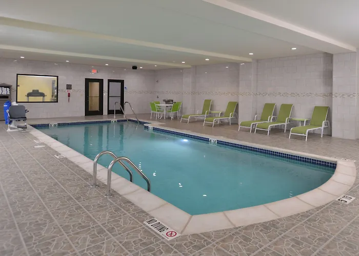 Holiday Inn Express & Suites Dearborn Sw - Detroit Area By Ihg