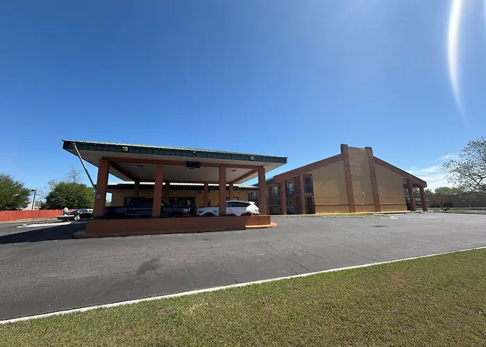 Camilla Inn&Suites