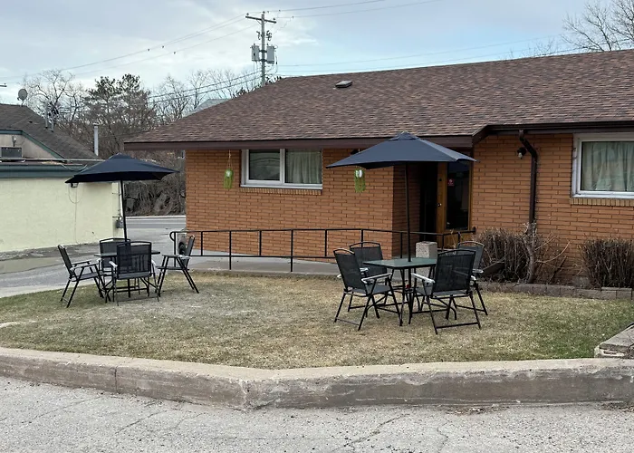 Lake-Vu Motel