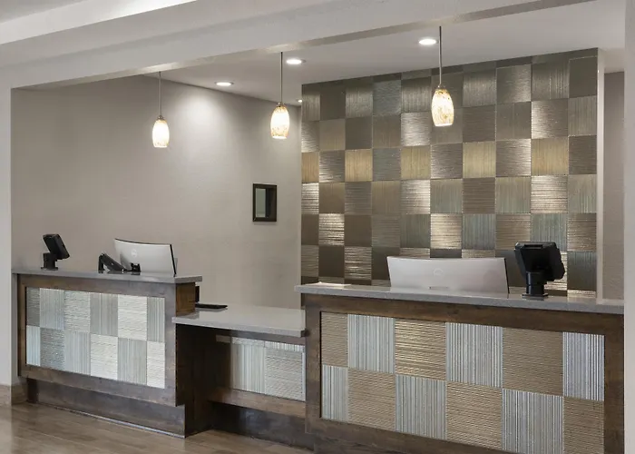 Best Western Plus College Station Inn & Suites