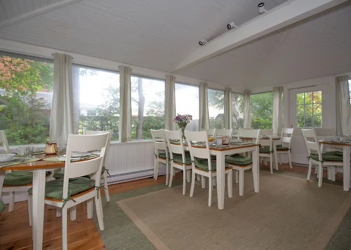 Clark Currier Inn