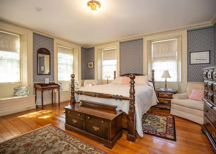 Clark Currier Inn