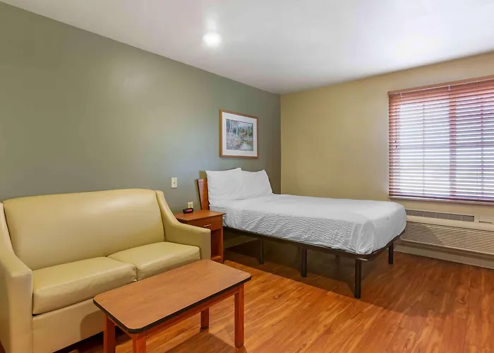 Extended Stay America Select Suites - Kansas City - Stadium