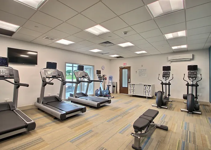 Holiday Inn Express & Suites Fond Du Lac By Ihg